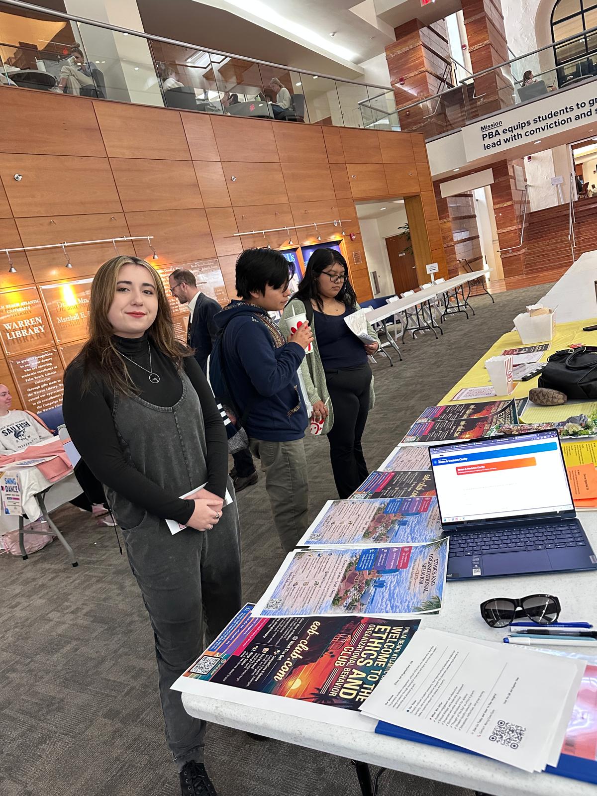 Club rush at Warren library